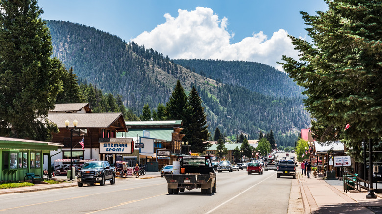 Street with buildings and mountains in Red River