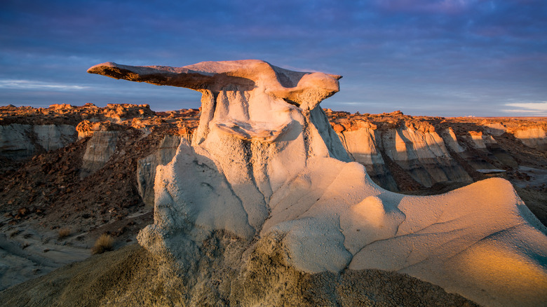 Sunrise over the hoodoos at the Bisti Badlands, New Mexico