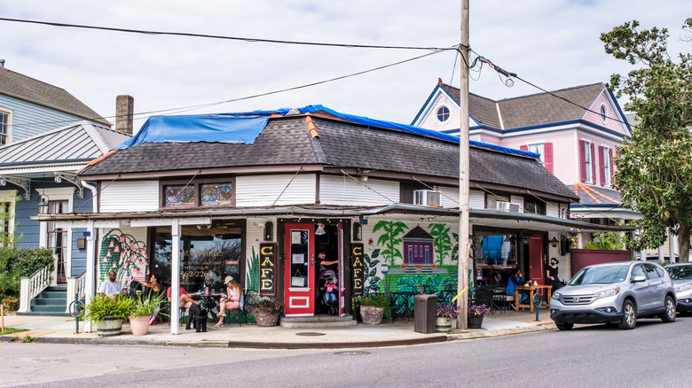 Facade of Tout de Suite Cafe in New Orleans