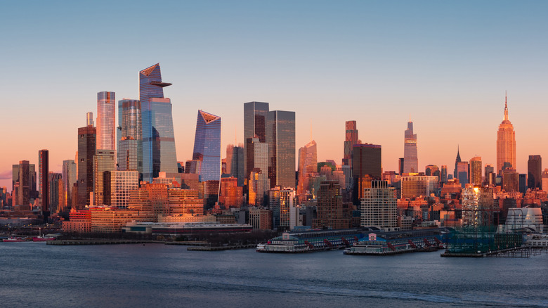 the NYC skyline at sunset