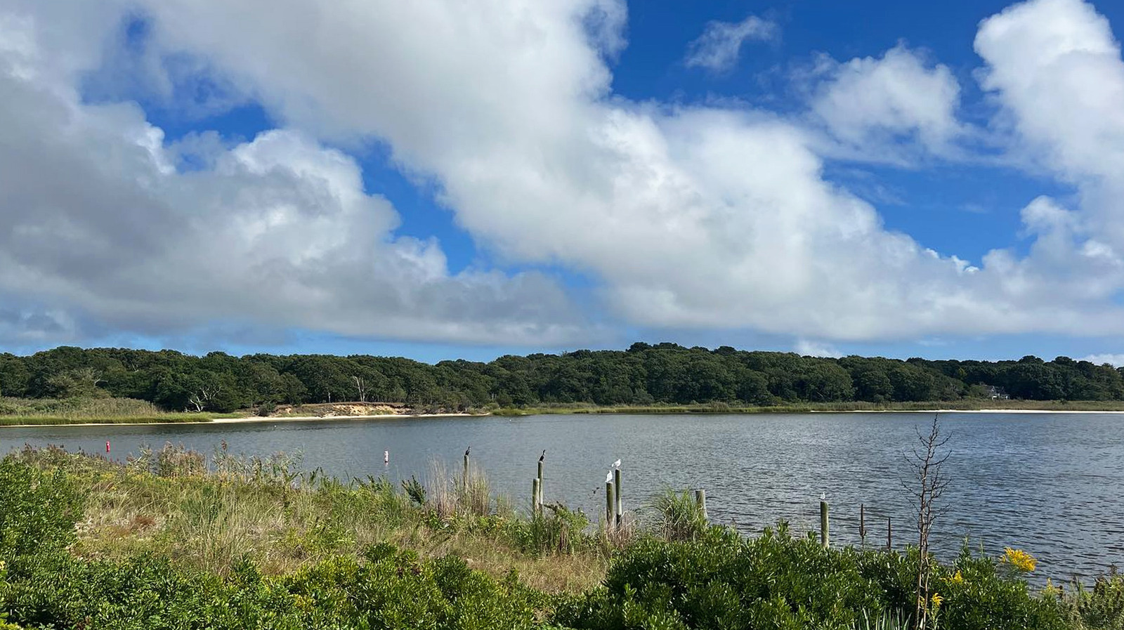 New York's Coastal Hamlet Near The Hamptons Has A Lovely Downtown And Local Boutiques - Islands