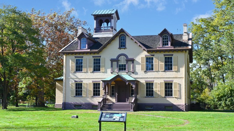 Lindenwald historic house facade