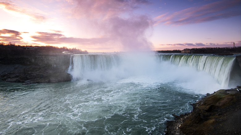 Niagara Falls at dusk