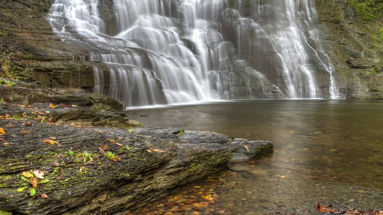 Frontenac Falls in New York, photographed in autumn