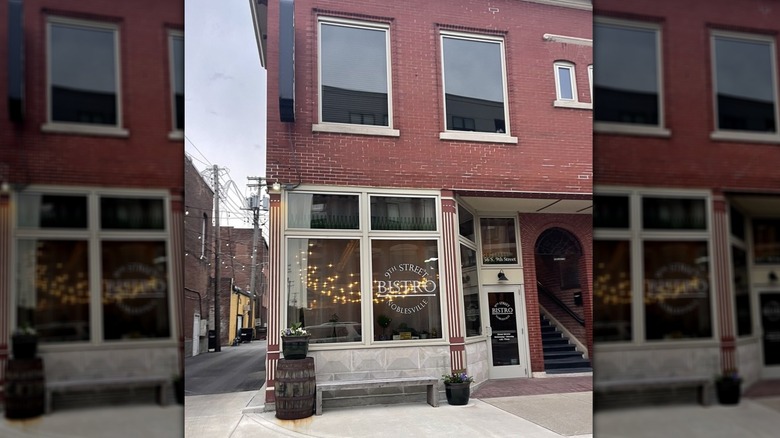 Exterior view of 9th Street Bistro in Noblesville, Indiana