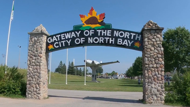 A sign welcoming people to North Bay, Ontario