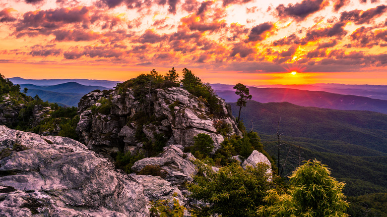 Sunrise over the Linville Gorge Chimneys in Great Smoky Mountains National Park