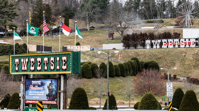 A sign for Tweetsie Railroad