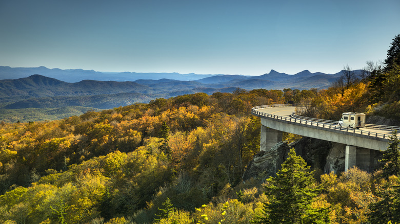 An RV driving along the Blue Ridge Parkway in North Carolina