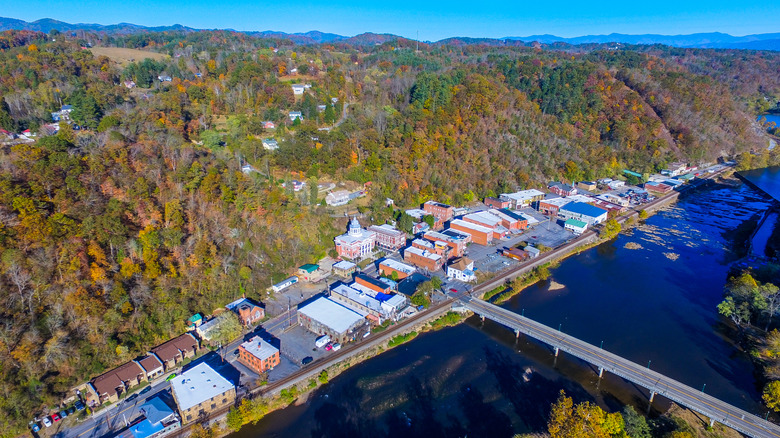 Downtown Marshall in the fall