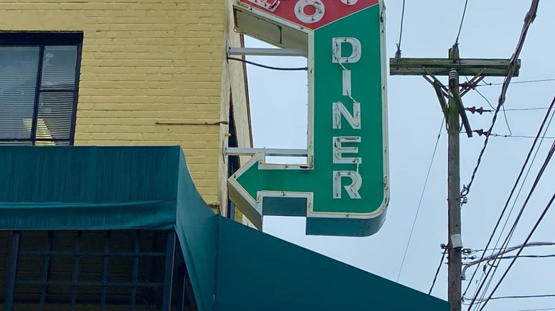 A close-up of the exterior of Elmo's Diner in Durham, North Carolina