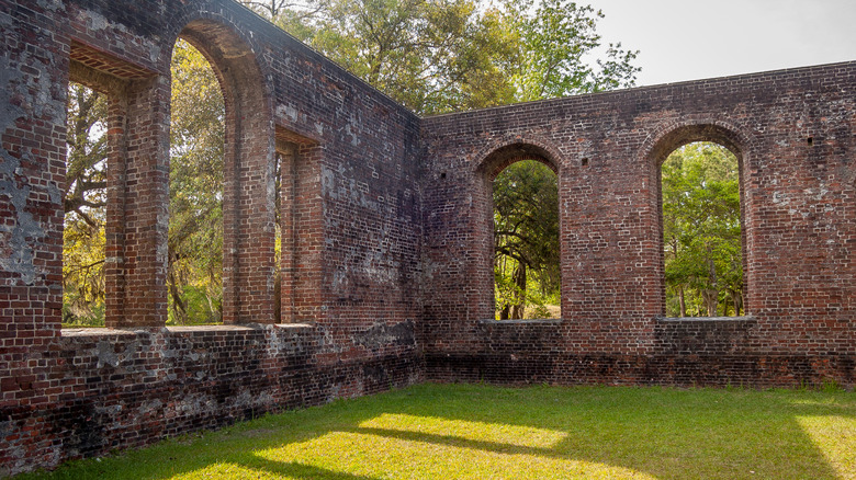Brick walls remaining at Brunswick Town/Fort Anderson in North Carolina