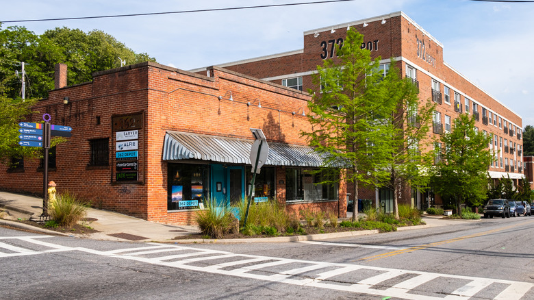 Street corner with establishments in River Arts District