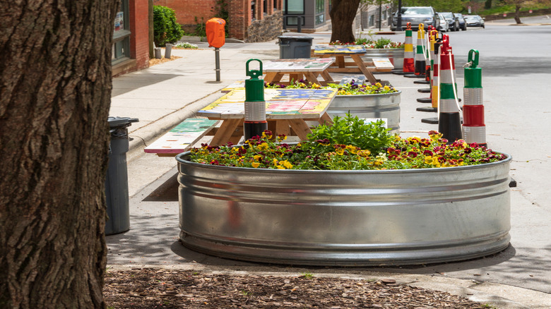 Outdoor seating at Pennycup Coffee
