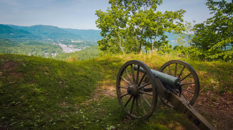 A cannon on the Fort McCook Trail at Cumberland Gap Historical Park in Middlesboro, Kentucky