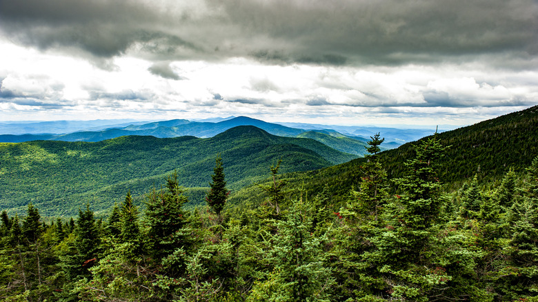 Panoramic views of the surrounding Green Mountains from Mount Mansfield in Vermont