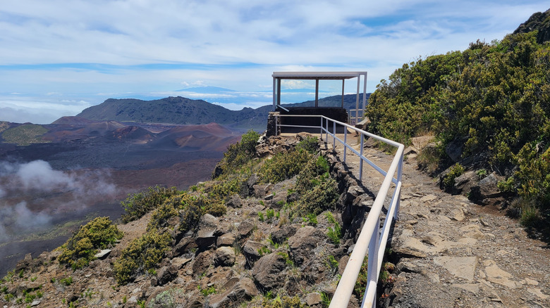 Trail to Leleiwi Overlook at Haleakalā National Park in Maui