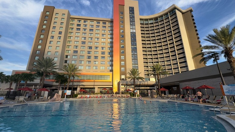 pool at Drury Inn and Suites Near Universal Orlando Resort