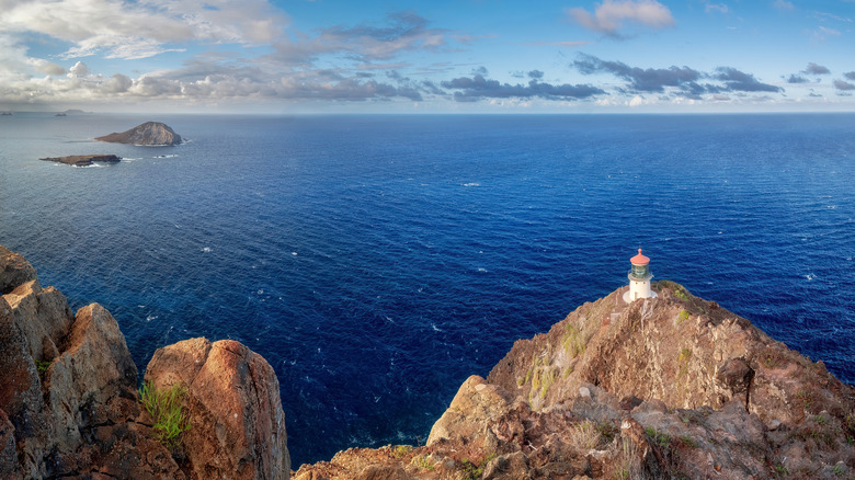 Makapuʻu Lighthouse overlooking the Pacific Ocean
