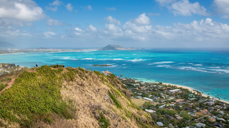 Scenic lookout of the bright blue sea in Kailua