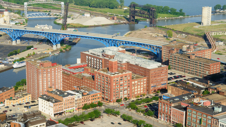 The tall, redbrick former-warehouses line walkable streets in Cleveland's Warehouse District.