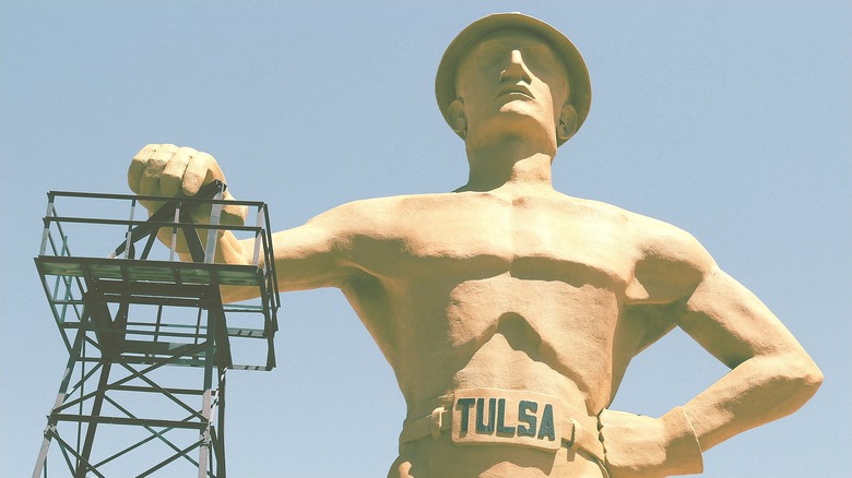Tulsa's Golden Driller statue