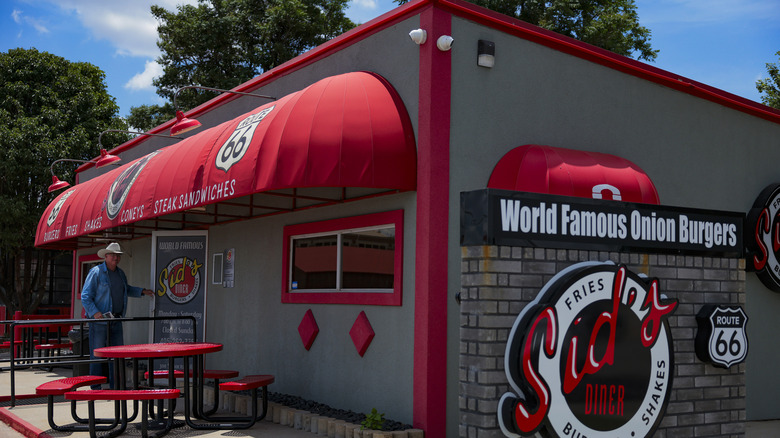 The exterior of Sid's Diner in El Reno, Oklahoma