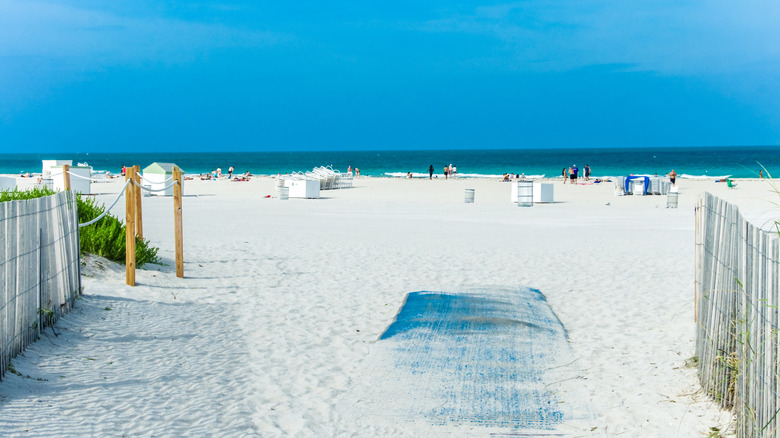 White sands at Gulf Shores Public Beach in Alabama