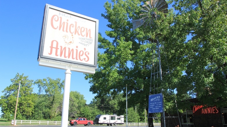 Chicken Annie's Original, famous chicken restaurant, Pittsburg, Kansas