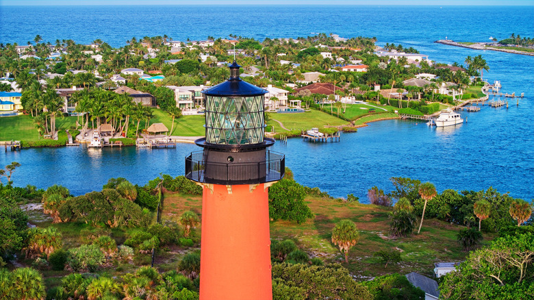 Jupiter Lighthouse overlooking the coast