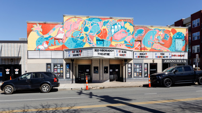 Exterior of Neighborhood Theatre in Noda, Charlotte