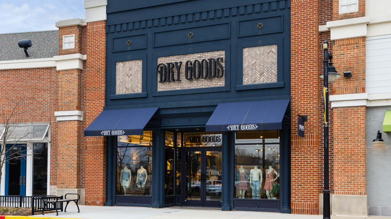 A women's fashion store in the Shops at Kildeer