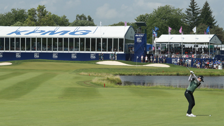 Syun Hung Park playing at Kemper Lakes Golf Club