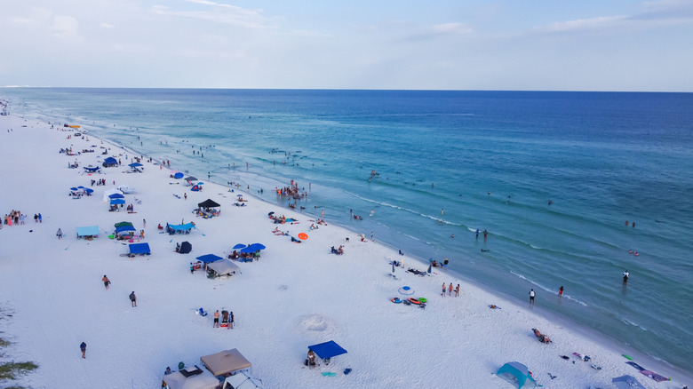Ariel image of a white sand beach in South Walton in Florida