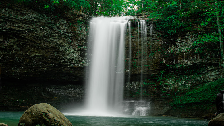 Waterfall in Cloudland Canyon Park