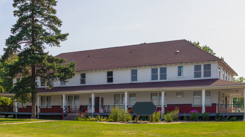 The Museum at Lassen's Resort porch and lawn