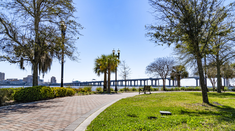 A shot of a landscaped park in Jacksonville, Florida