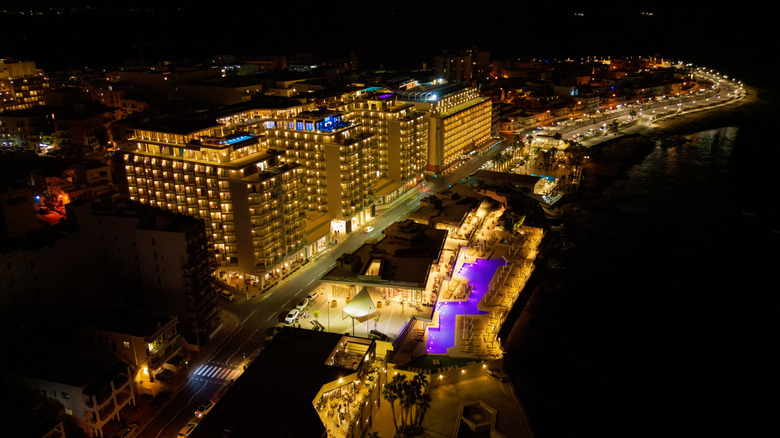 Resort hotels in Qawra Malta by night