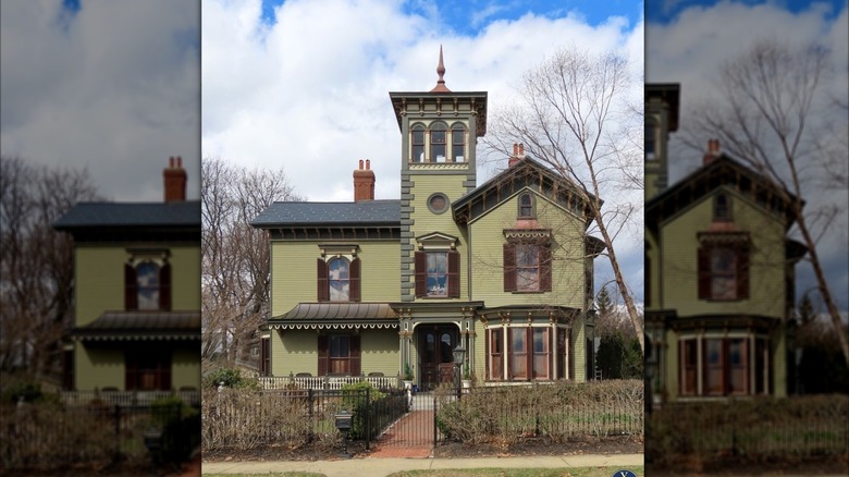 Hubbard-Varney Mansion in Manchester