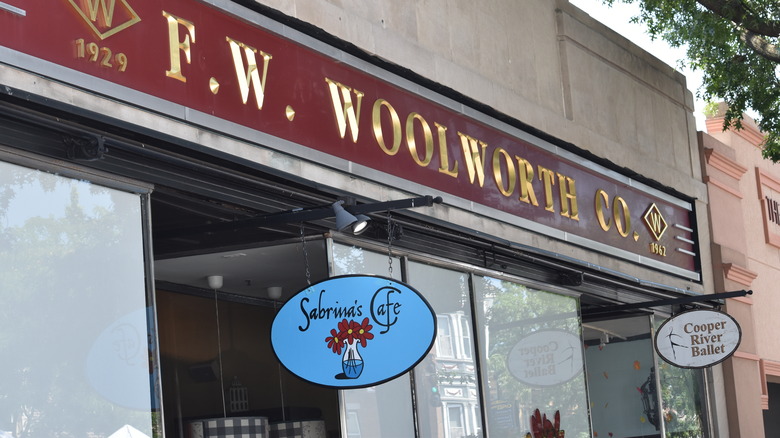 Quaint storefront in Collingswood, New Jersey