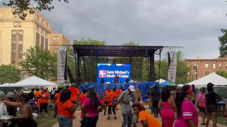 People dancing at the Lincoln Park Music Festival