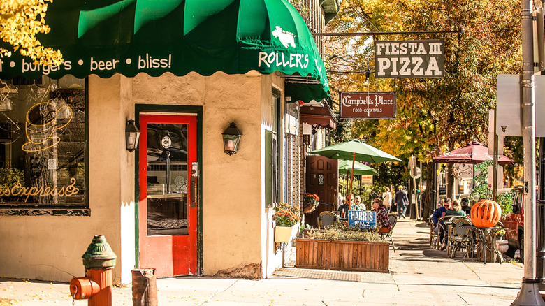 Street scene with pizza shop in Chestnut Hill
