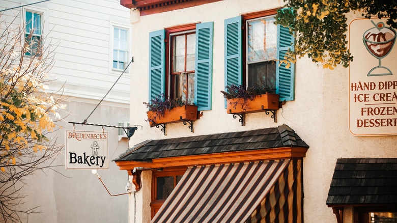 Exterior of Bredenbeck's Bakery in Chestnut Hill