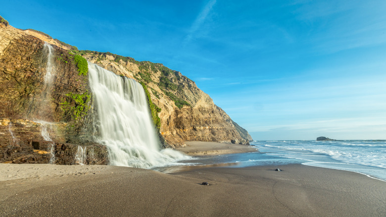  One Of The Best Secret Beaches In America Is A Solitary Paradise 