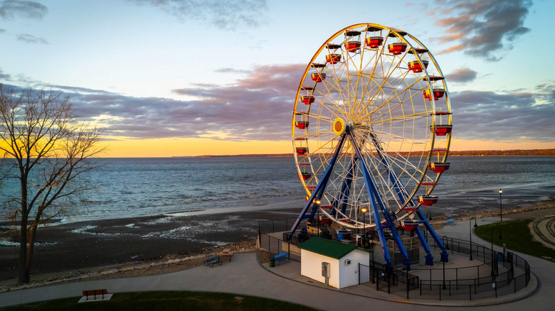 Ferris wheel at Bay Beach amusement park