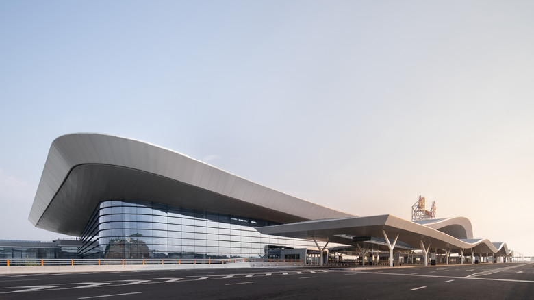 The exterior of the new Terminal 2 at Yantai Penglai International Airport