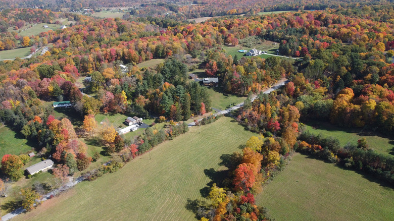 Fall colors in the rural countryside community of Ligonier, Pennsylvania