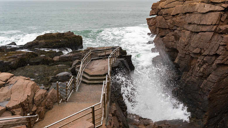 Thunder Hole viewing area at Acadia National Park