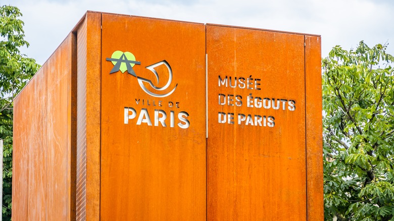 Sign at the entrance of the Paris Sewer Museum