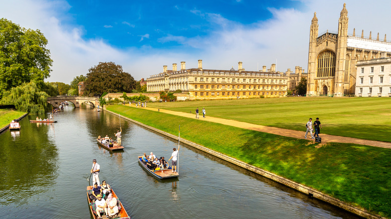 The River Cam alongside Cambridge University